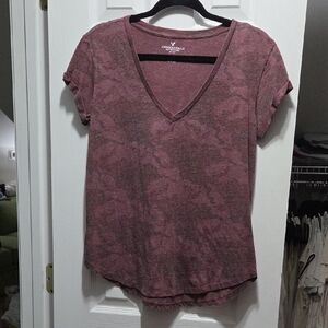 American Eagle Outfitters Purple Camouflage V-Neck T-Shirt | Size Medium